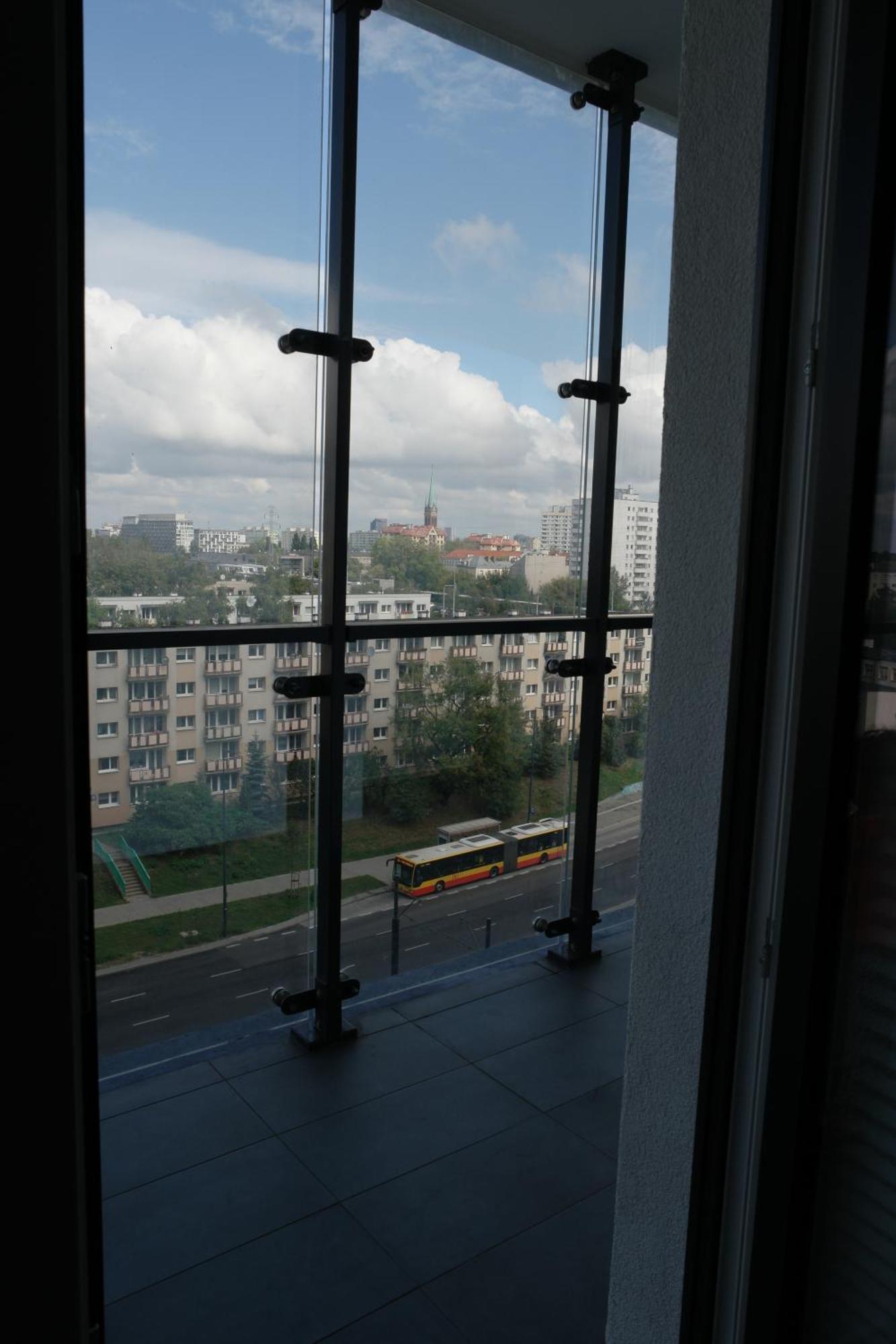 Big City Life Apartments - Bliska Wola Tower A Varsóvia Exterior foto